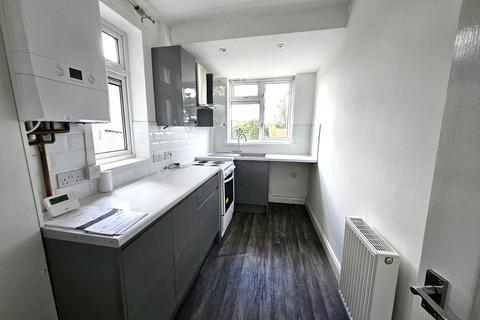 Semi-detached house - Frank Road, Doncaster, DN5