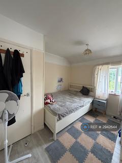 2 bedroom semi-detached house to rent, Scott Road, Bishop's Stortford, CM23