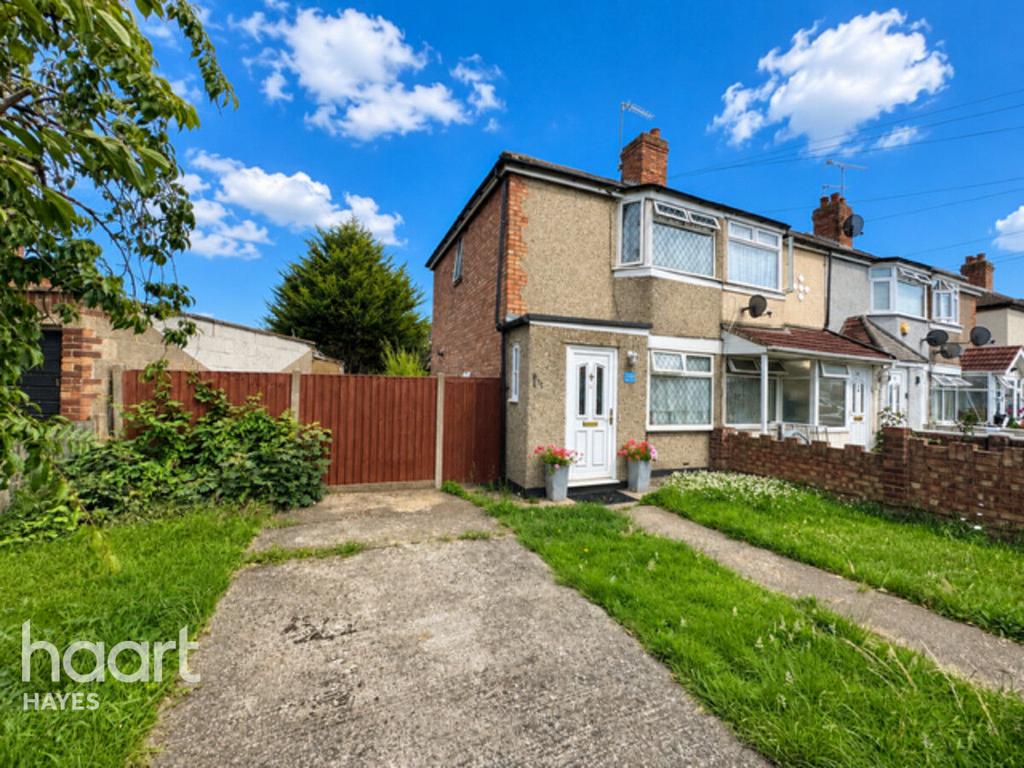 Detached house exterior, driveway