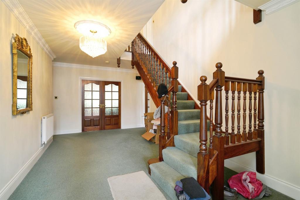 House in Solihull, Ulverley Green - View 3