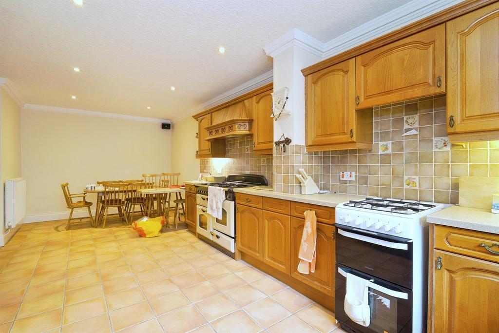 House in Solihull, Ulverley Green - View 5