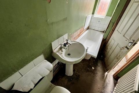 2 bedroom end of terrace house for sale, Brecon Street, Hull