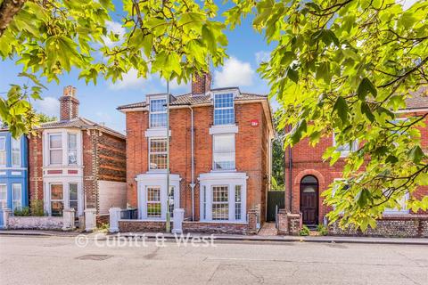 3 bedroom semi-detached house for sale, West Street, Havant PO9