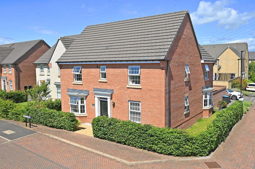4 bedroom detached house for sale