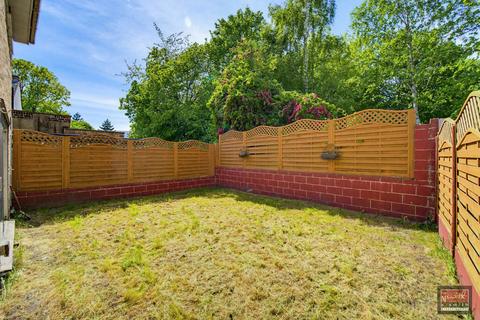 5 bedroom detached house for sale, Farmers Road, Staines-upon-Thames, Surrey, TW18 3JE