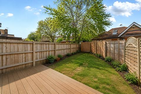 4 bedroom end of terrace house for sale, Shell Road, London