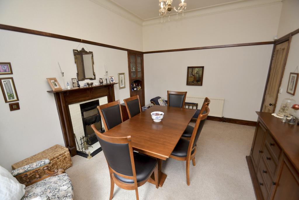 Dining room, fireplace