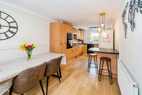 4 bedroom detached house for sale, Chelsea Road, Aylesbury