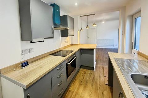 2 bedroom terraced house for sale, New Road, Woodston, Peterborough