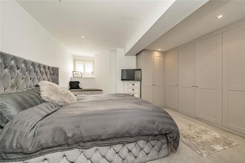 undefined, Upper Richmond Road, London