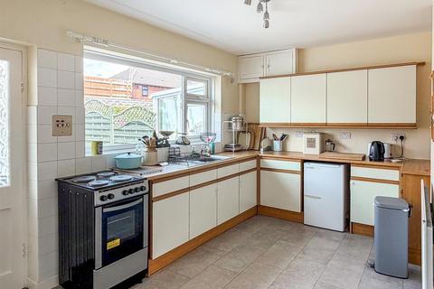 3 bedroom semi-detached bungalow for sale, Stargarreg Lane, Pant, Oswestry