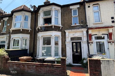 2 bedroom apartment to rent, Francis Road, London, E10