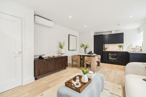 2 bedroom apartment to rent, Market Place Chalfont St Peter SL9
