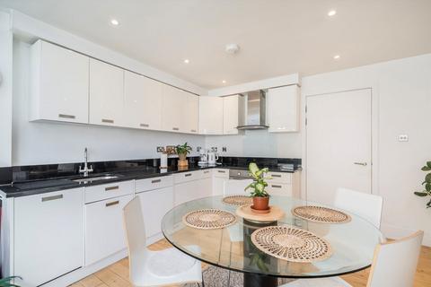 1 bedroom flat to rent, Chiswick High Road, London W4