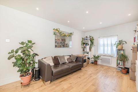 1 bedroom flat to rent, Chiswick High Road, London W4