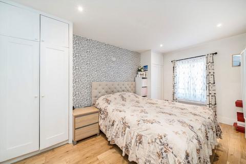 1 bedroom flat to rent, Chiswick High Road, London W4