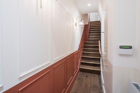 Office to rent, 1 Cowcross St London EC1M 6DR