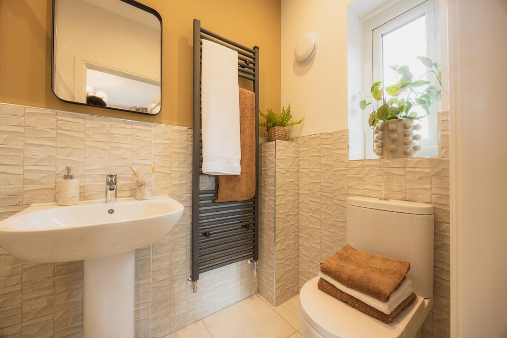 House in Chorlton, Manchester, Greater Manchester - More