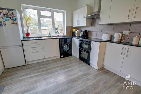 2 bedroom semi-detached bungalow for sale, Beaumont Avenue, Clacton-On-Sea CO15