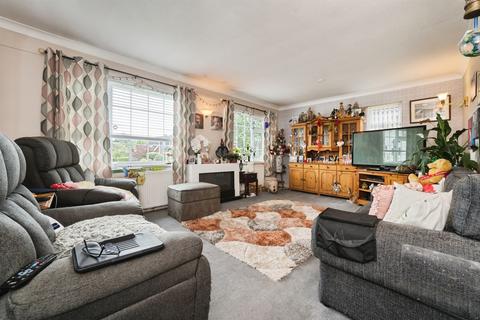 4 bedroom bungalow for sale, Frampton Close, Colden Common, Winchester