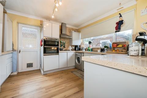 4 bedroom bungalow for sale, Frampton Close, Colden Common, Winchester