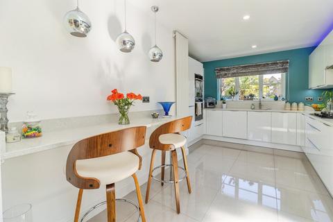 4 bedroom detached house for sale, Bereville Court, Middleton, Milton Keynes