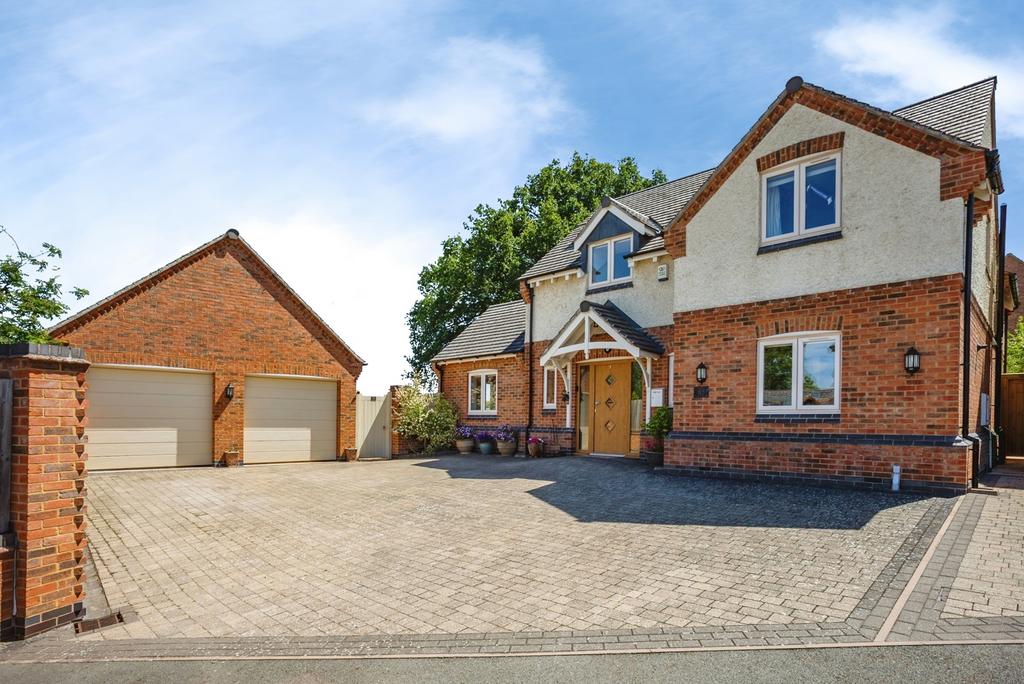 4 bedroom detached house for sale