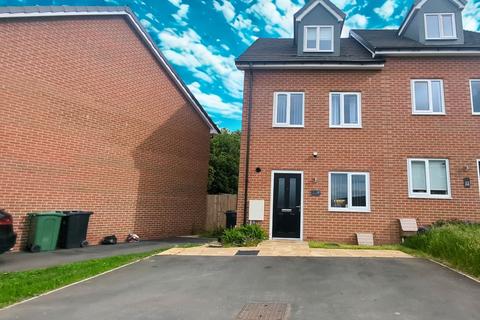 3 bedroom semi-detached house for sale, High Farm Court, Hanging Heaton, Batley