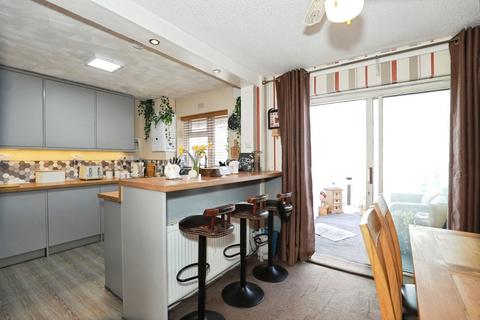 3 bedroom end of terrace house for sale, Brindley Avenue, Winsford, Cheshire, CW7