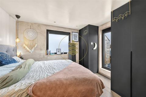 1 bedroom penthouse for sale, Harrow Road, London, NW10