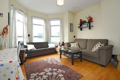 1 bedroom flat to rent, Balham High Road, London SW17