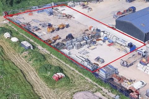 Land to rent, Crews Hl Enfield EN2 9DY