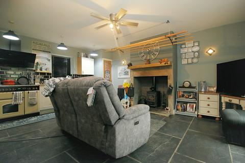 2 bedroom terraced house for sale, Beacon Road, Wibsey, Bradford, BD6
