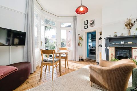 2 bedroom flat for sale, Glengall Road, WOODFORD GREEN, Essex, IG8