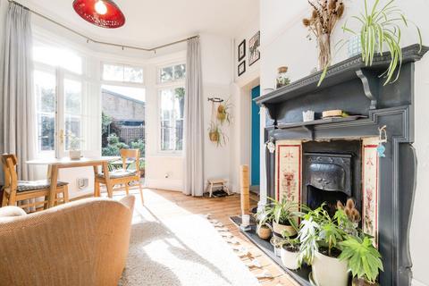 2 bedroom flat for sale, Glengall Road, WOODFORD GREEN, Essex, IG8