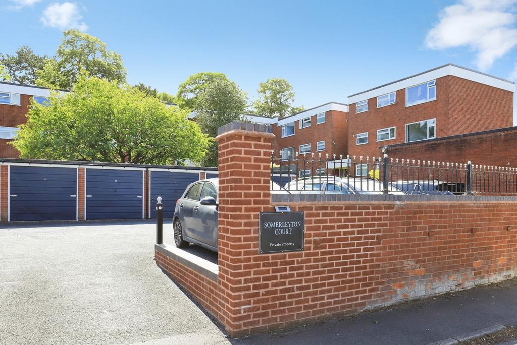 2 bedroom flat for sale