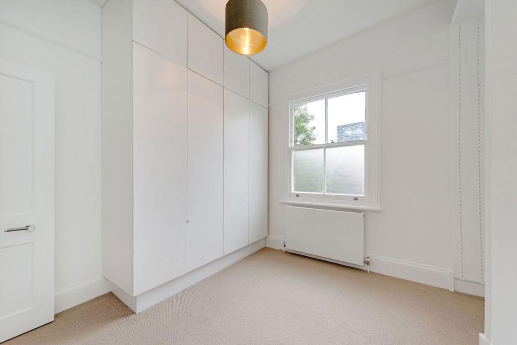 Walk-in wardrobe