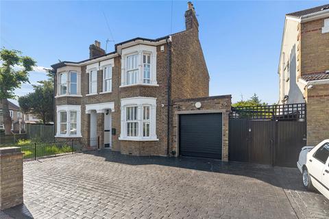 Brentwood Road, Romford, RM1