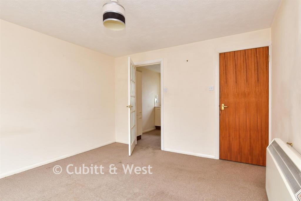 Apartment in Brighton, Round Hill - View 4