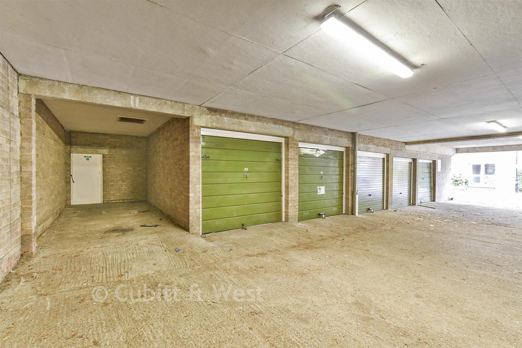 Driveway/Parking