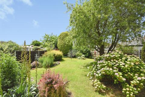 4 bedroom semi-detached bungalow for sale, Hares Chase, Billericay