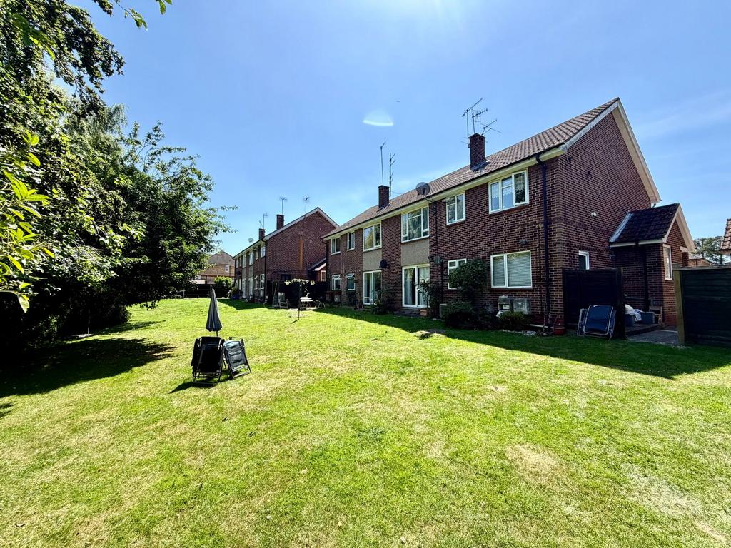 House exterior, garden