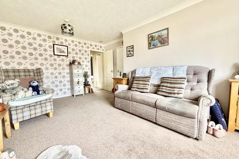 2 bedroom semi-detached bungalow for sale, Stonehurst, Swarcliffe, Leeds