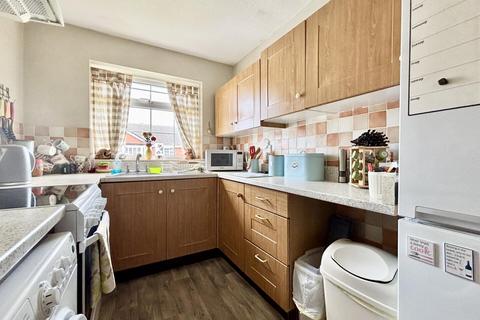 2 bedroom semi-detached bungalow for sale, Stonehurst, Swarcliffe, Leeds