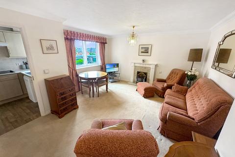 2 bedroom flat for sale, Montagu Road, Highcliffe, Dorset. BH23 5JT