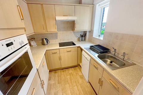 2 bedroom flat for sale, Montagu Road, Highcliffe, Dorset. BH23 5JT