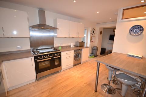 5 bedroom house to rent, Rhondda Street, Mount Pleasant, Swansea