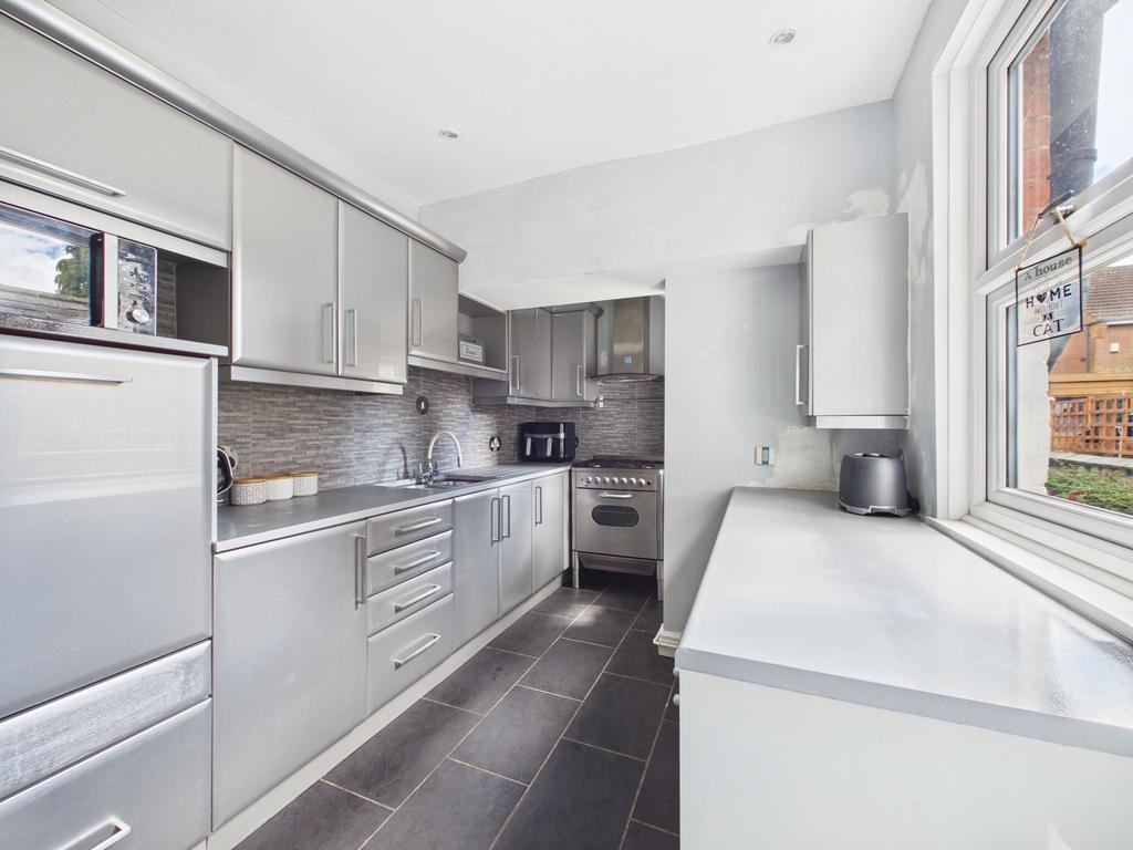House in Gedling, Nottinghamshire - View 4