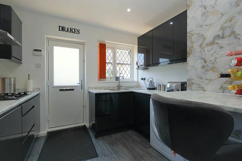 2 bedroom bungalow for sale, Kings Drive, Wrose, Bradford, BD2
