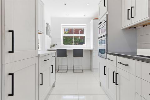 4 bedroom detached house for sale, Alexandra Road, Great Wakering, Southend-on-Sea, Essex, SS3